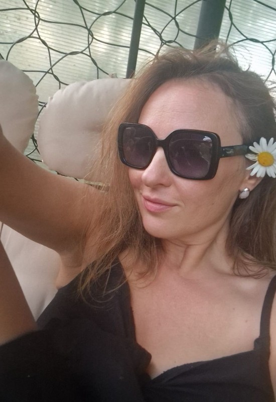 Victoria • 41 • Russia