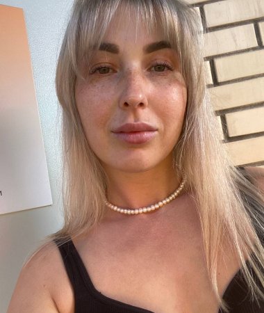 Sofia, 38