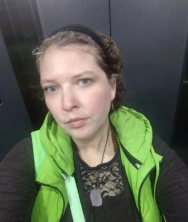 Alexandra, 41