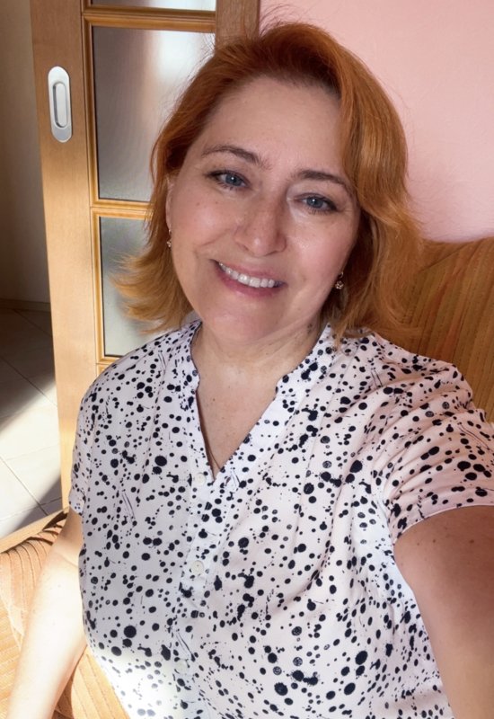 Albina • 54 • Russie