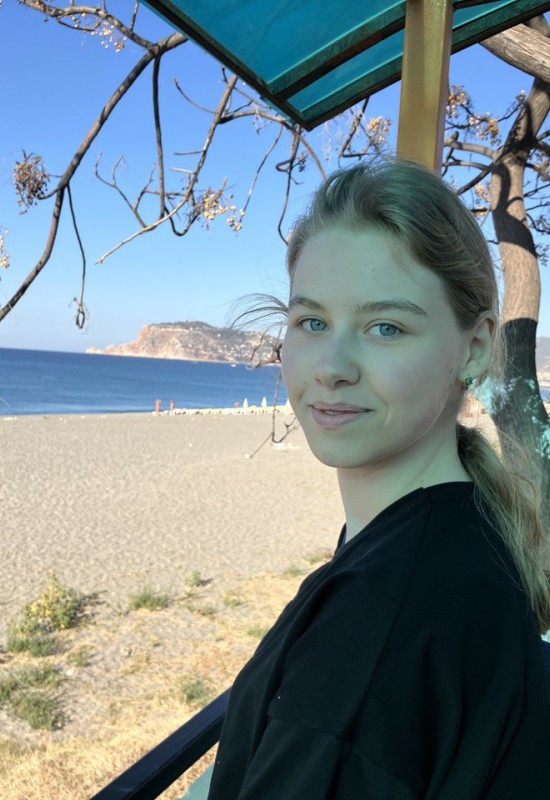 Sofia • 17 • Russia