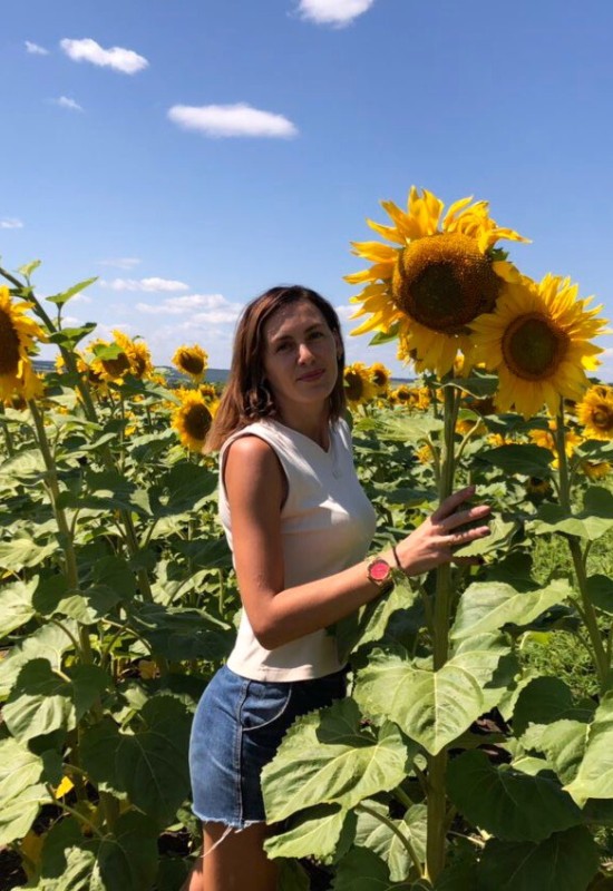 Oksana • 38 • Ukraine 🇺🇦