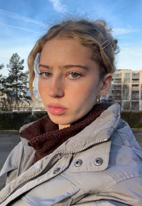 Yana • 26 • Ukraine