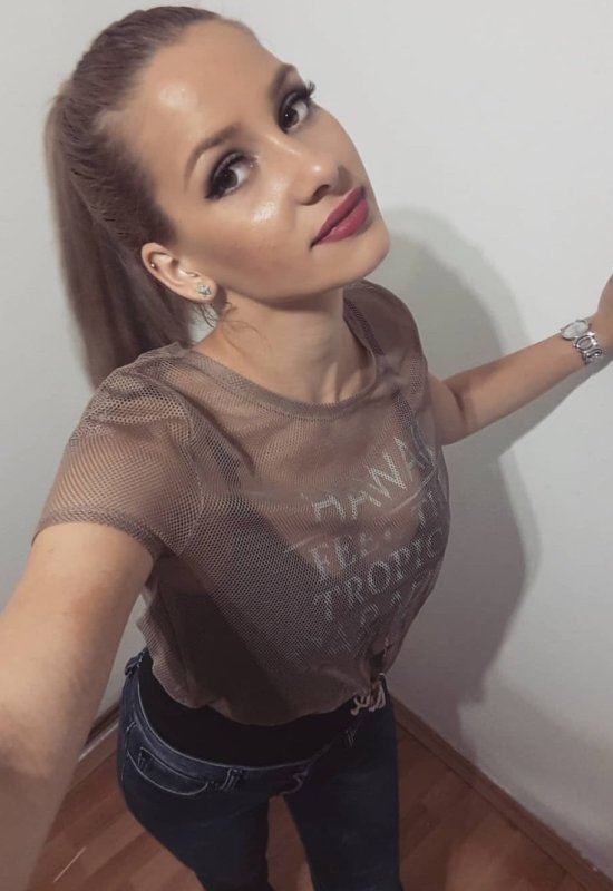 Anna • 31 • Lituanie