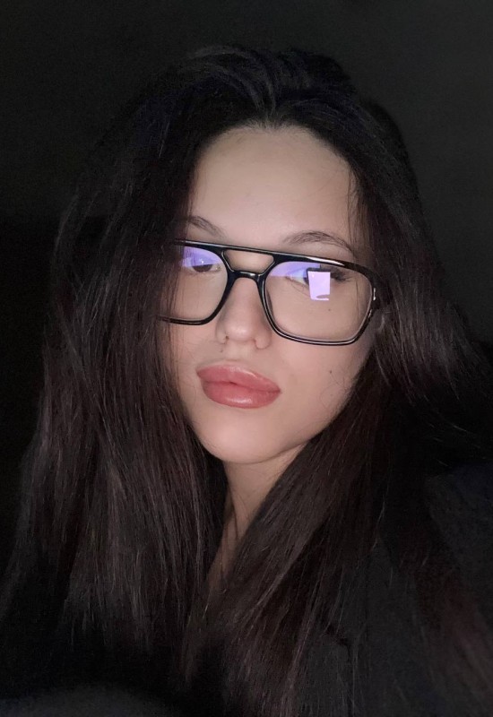 Victoria • 31 • Russia