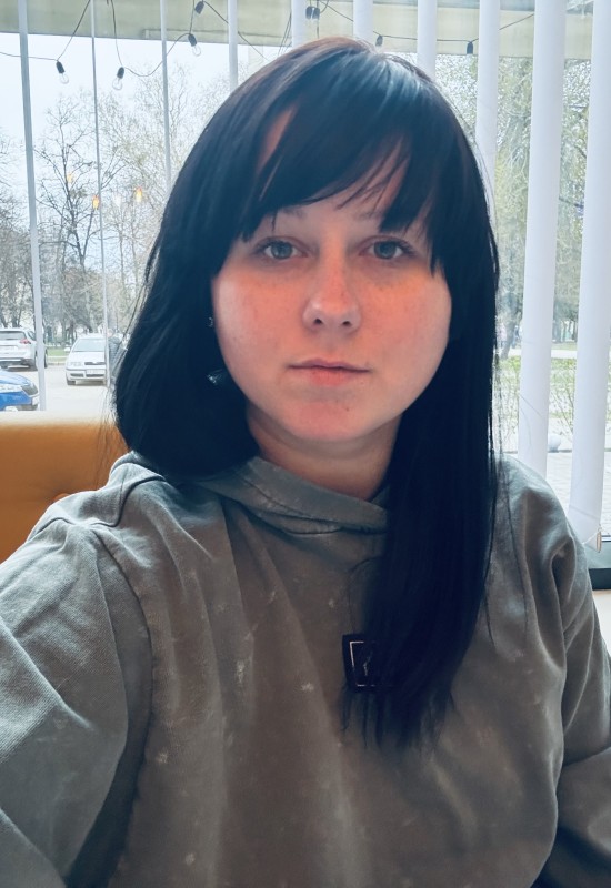 Alisa • 33 • Ukraine