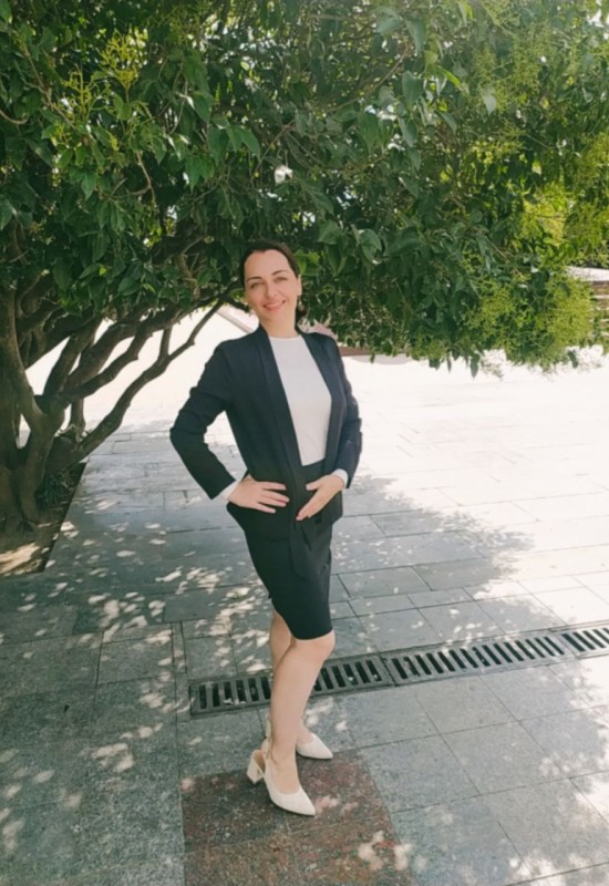 Tanya • 42 • Ukraine