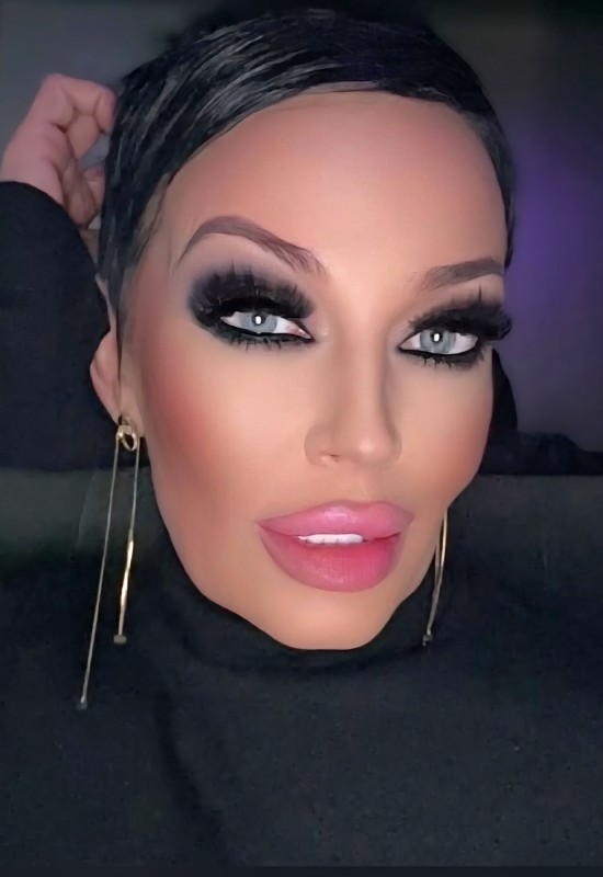 Nelly • 50 • Germany