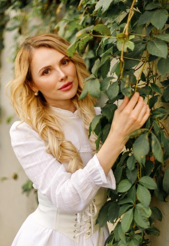Olga • 39 • Ukraine