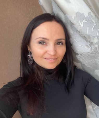 Bella, 38