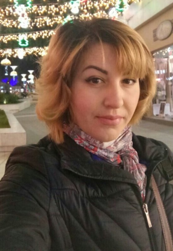 Elena • 38 • Україна