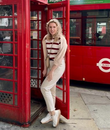 Valeria, 30