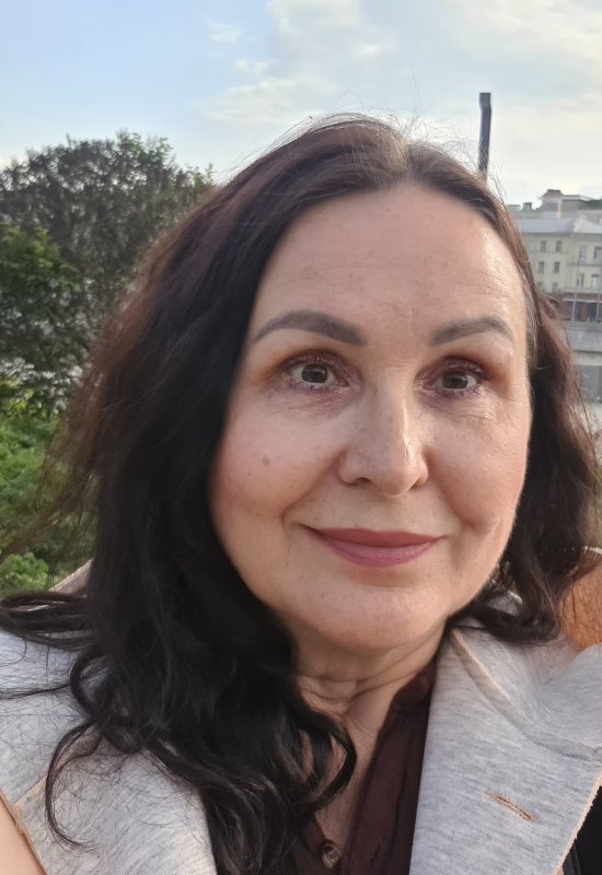 Tania • 56 • Russie