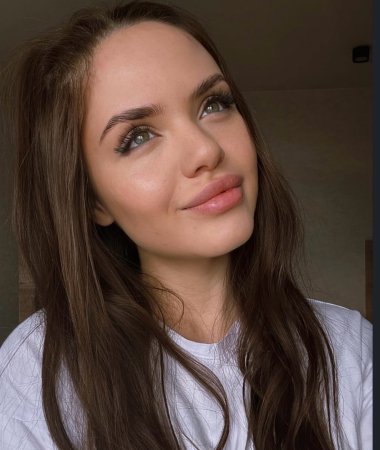 Elina, 23