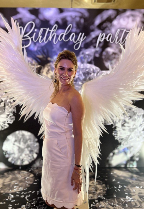 Elena • 52 • France