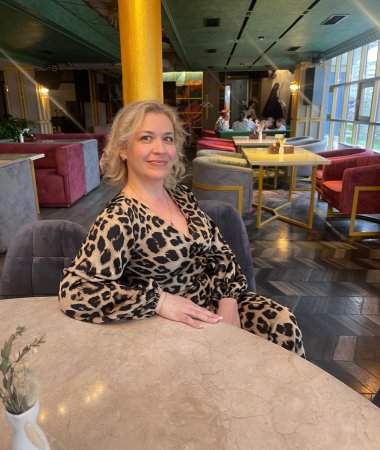 Svetlana , 44