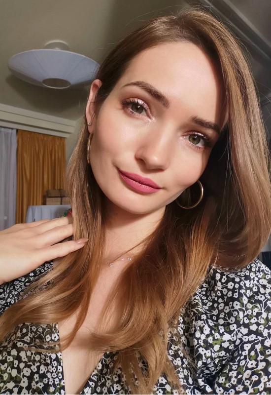 Julia • 39 • Білорусь