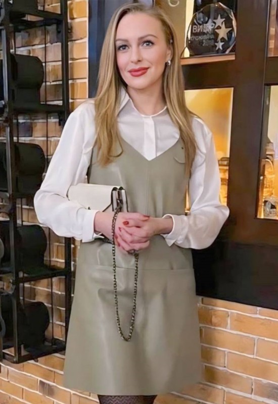 Inna • 49 • Ukraine