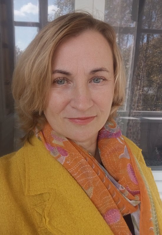 Elena • 55 • Russie