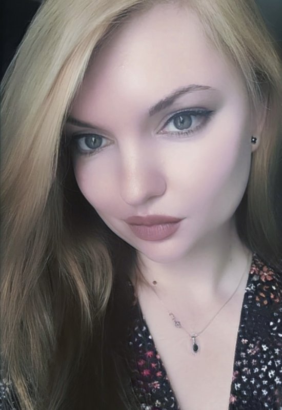 Kristina • 34 • Ukraine