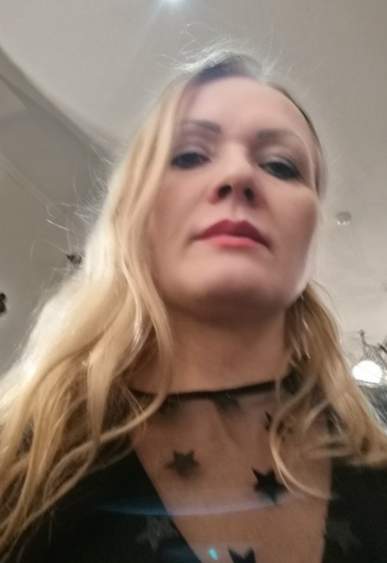 Elena • 47 • Германия