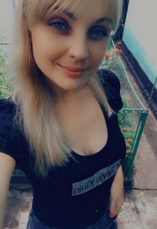 Yulia • 31 • Ukraine