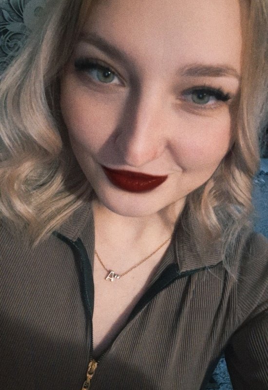 Anna • 33 • Kazakhstan