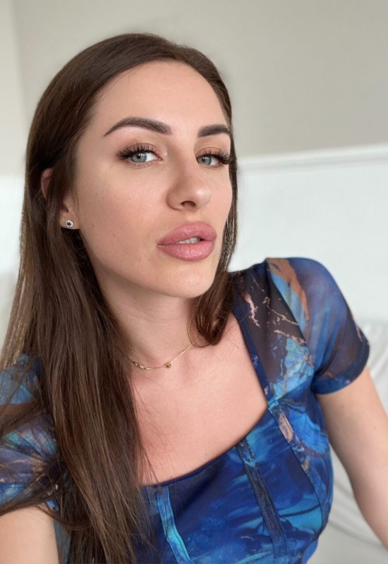 Anastasia • 35 • Ukraine 🇺🇦