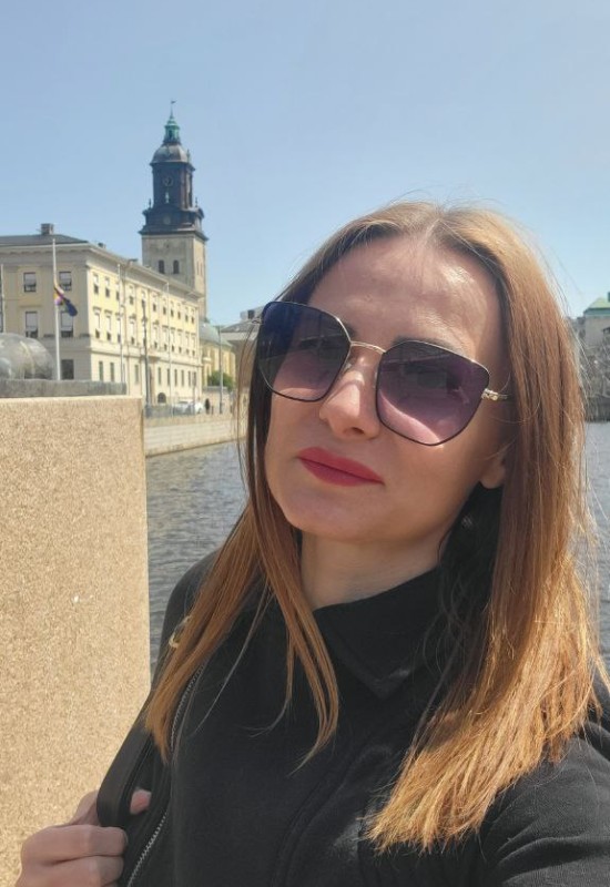 Nastya • 43 • Germany