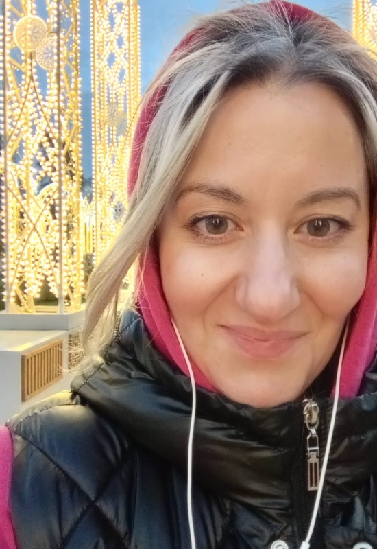 Marina • 41 • Russia