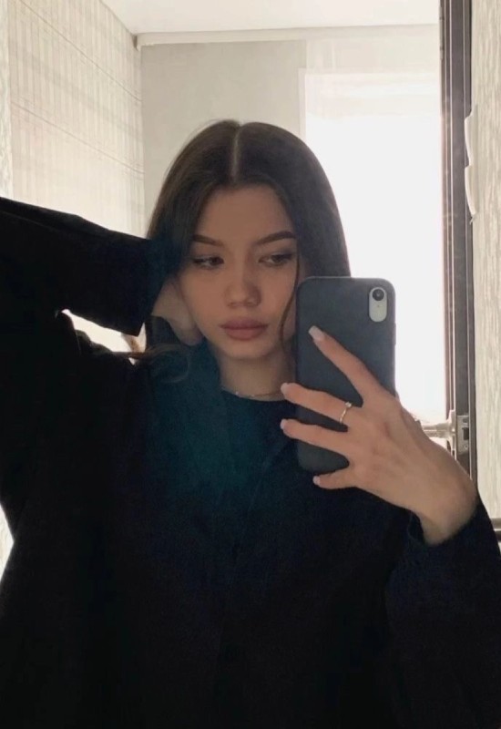 Uliana • 18 • Russie