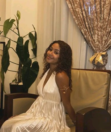 Helenah, 24