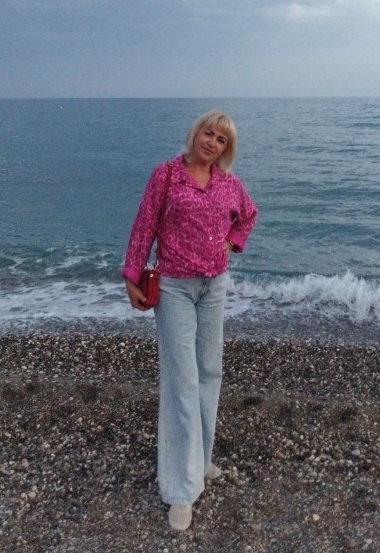 Mila • 65 • Russie