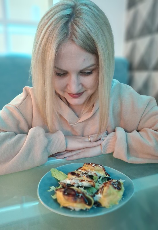 Karina • 33 • Russie