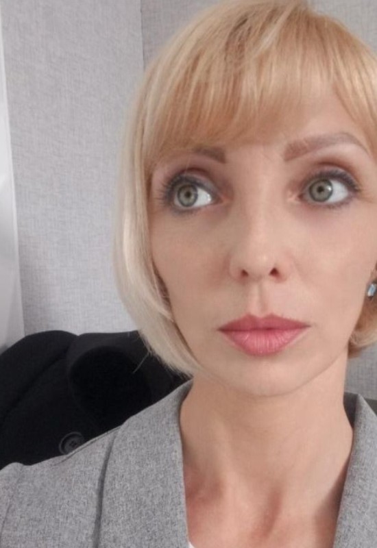 Ekaterina • 47 • Russie