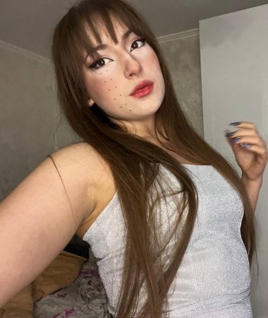 Albina, 19