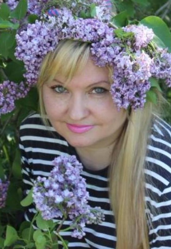 Elina • 52 • Russia