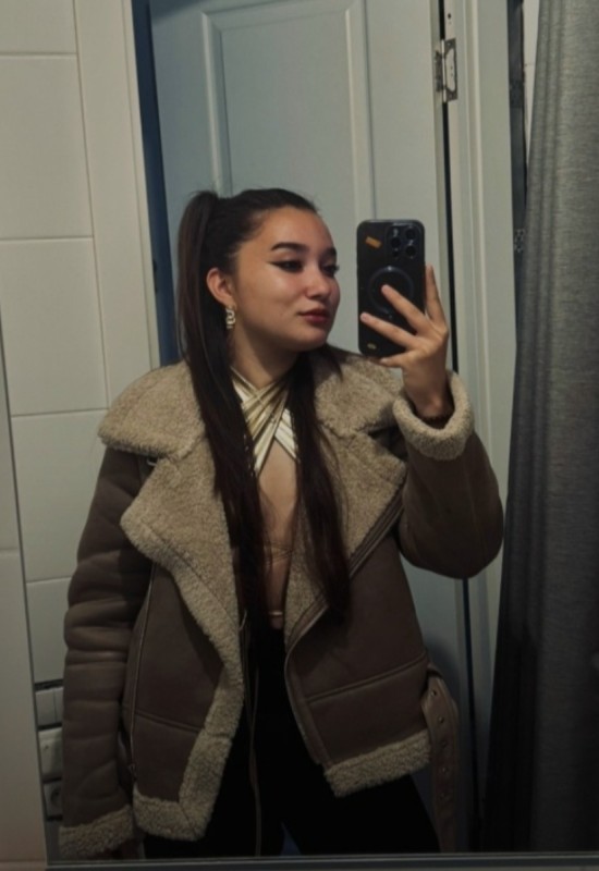 Sabina • 18 • Russia