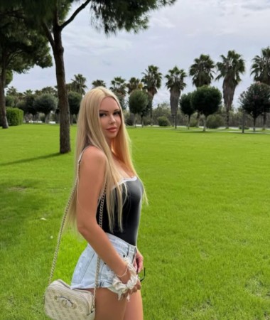 Alena, 30
