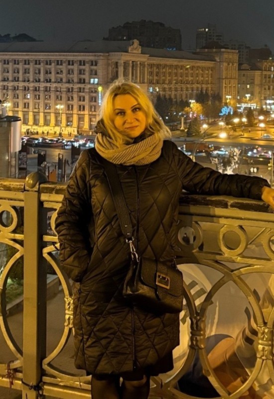 Oksana • 48 • Ukraine