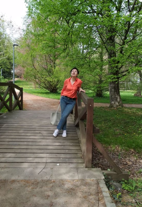 Elena • 66 • Czechia