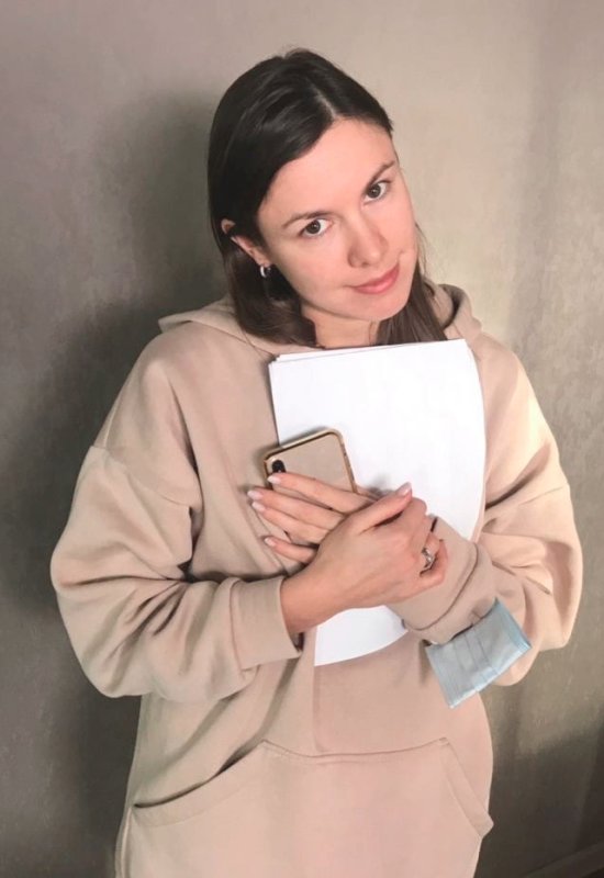 Yana • 38 • Denmark