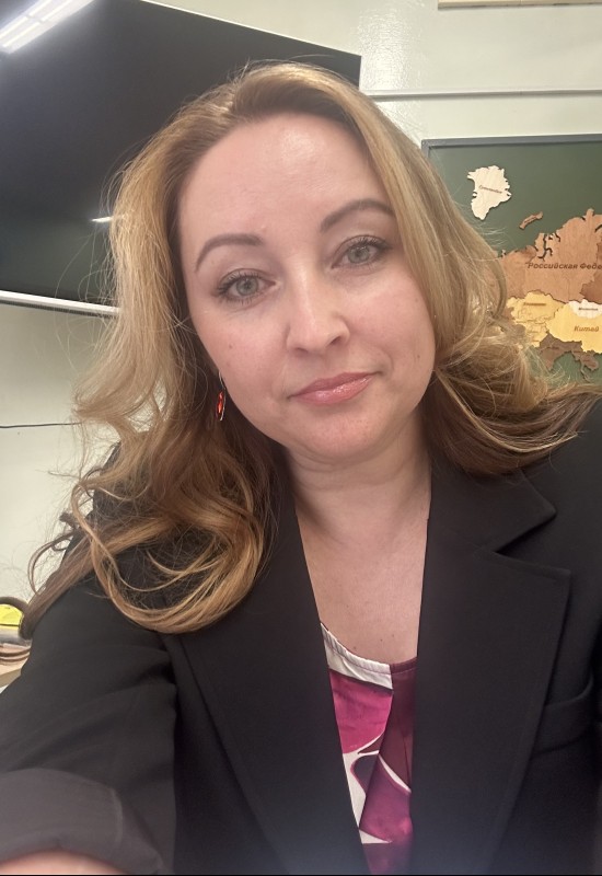 Elena • 47 • Росія