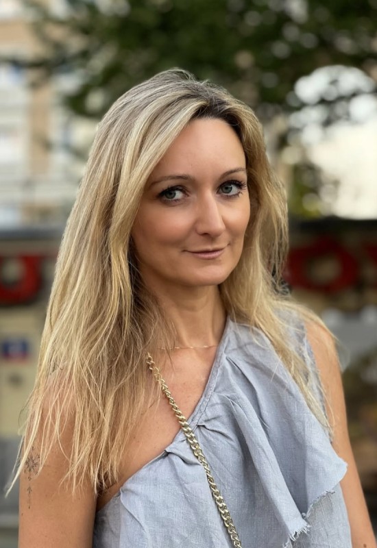 Svetlana • 49 • Russie