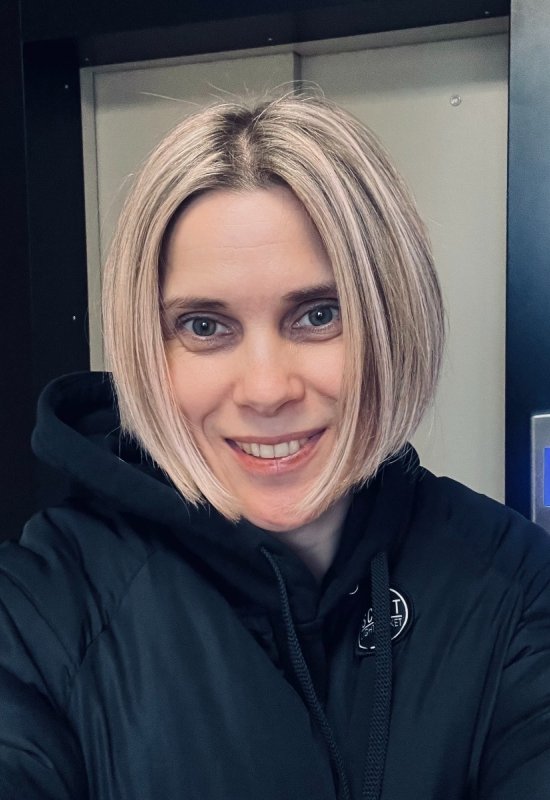 Vera • 44 • Russia