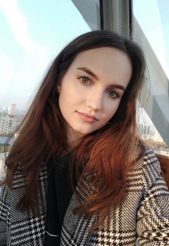 Yelena • 38 • Russia