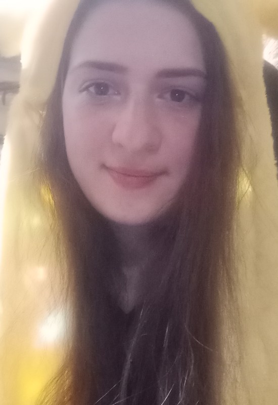 Elena • 34 • Russia