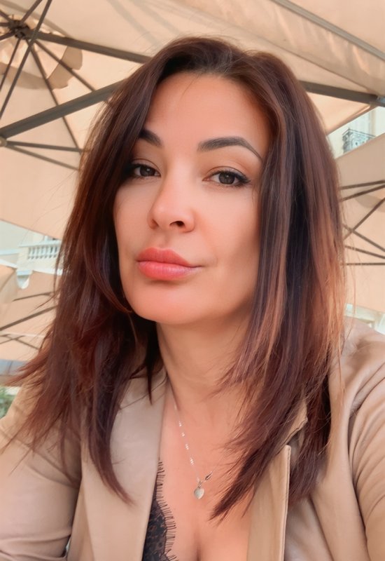 Irina • 48 • France