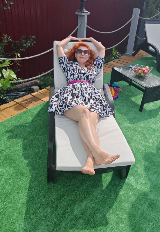 Elena • 50 • Russie