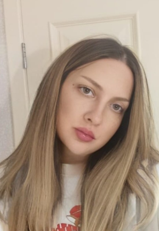 Elena  • 41 • Russie